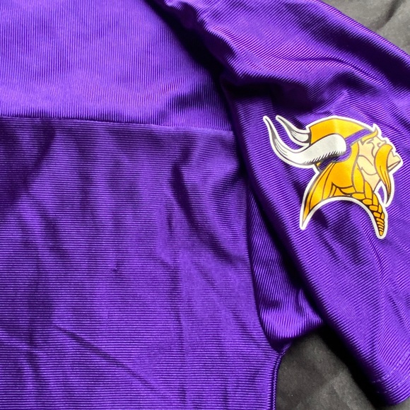 EUC Vikings Favre jersey - Picture 5 of 8
